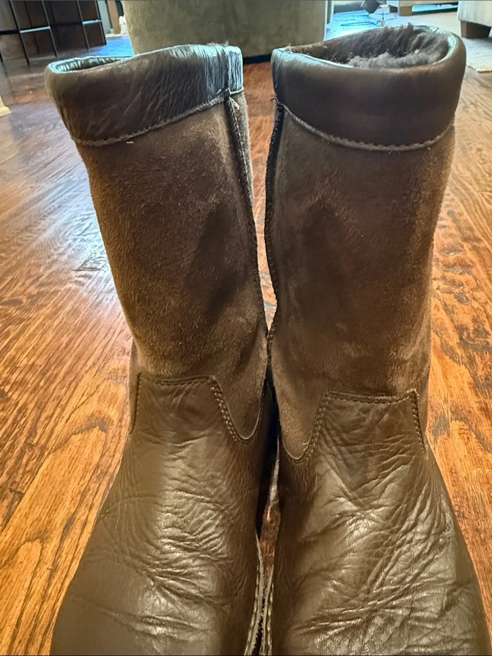UGG classic mid